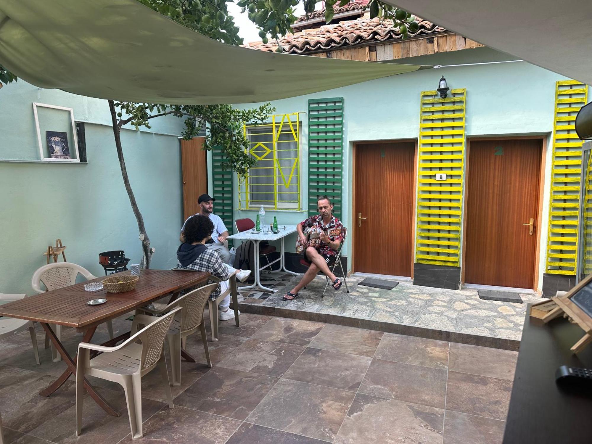 Tirana Lemon Breeze Hostel Eksteriør bilde